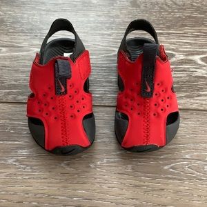 Red and black Infant Nike sandal